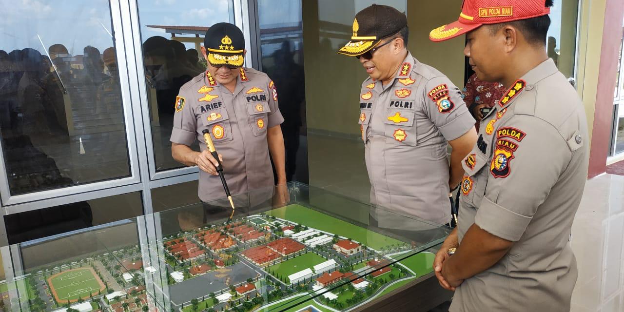 Kalemdiklat Polri Lakukan Penanaman Pohon dan Pemberian Nama Masjid di SPN Polda Riau