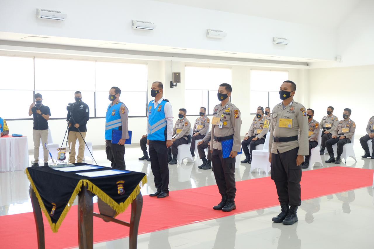 Sebanyak 834 Personil Polri Tanda Tangani Pakta Integritas Dihadapan Kapolda Riau