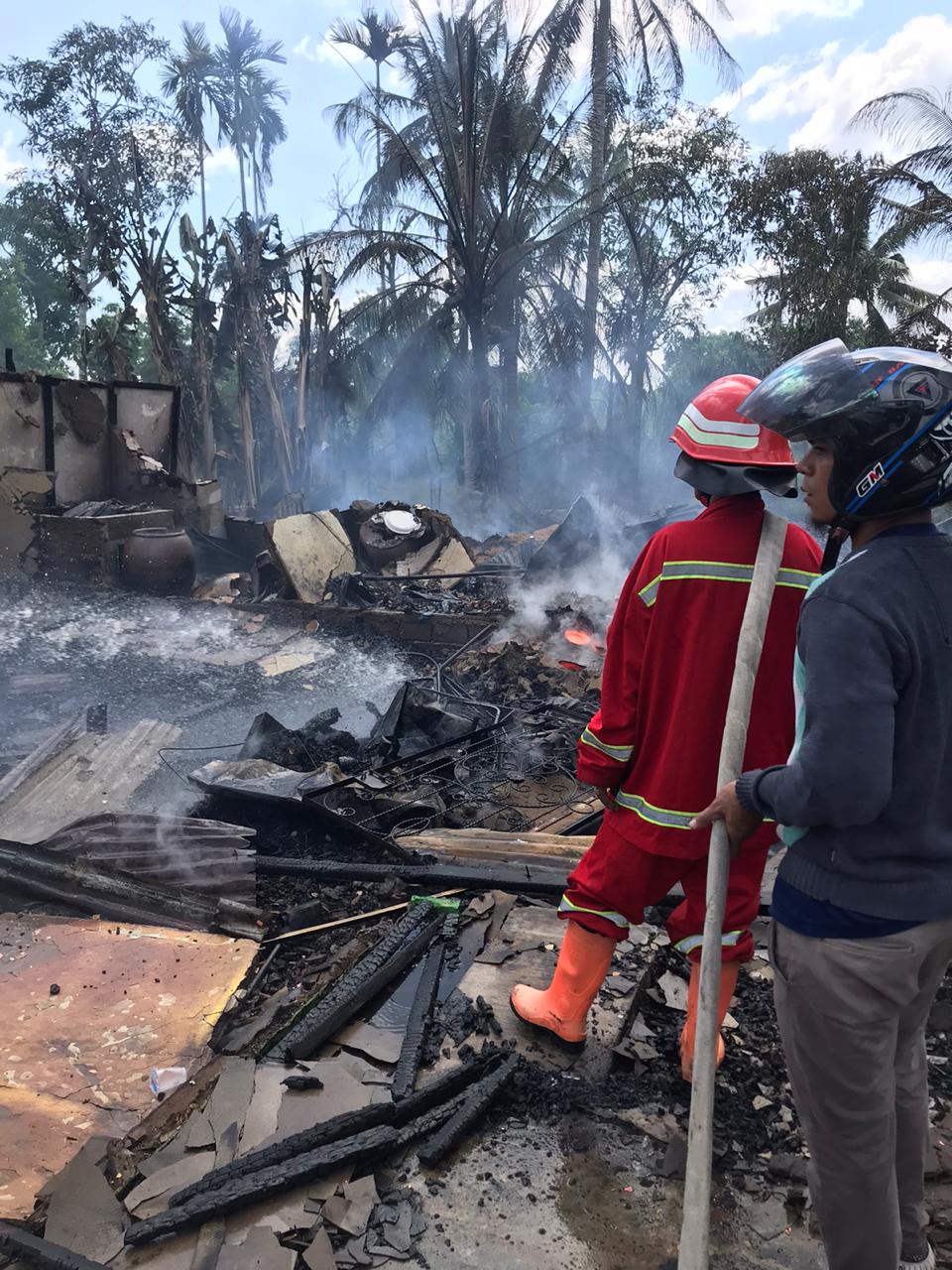 Rumah Hj. Ida Hangus di Lahap Sijago Merah