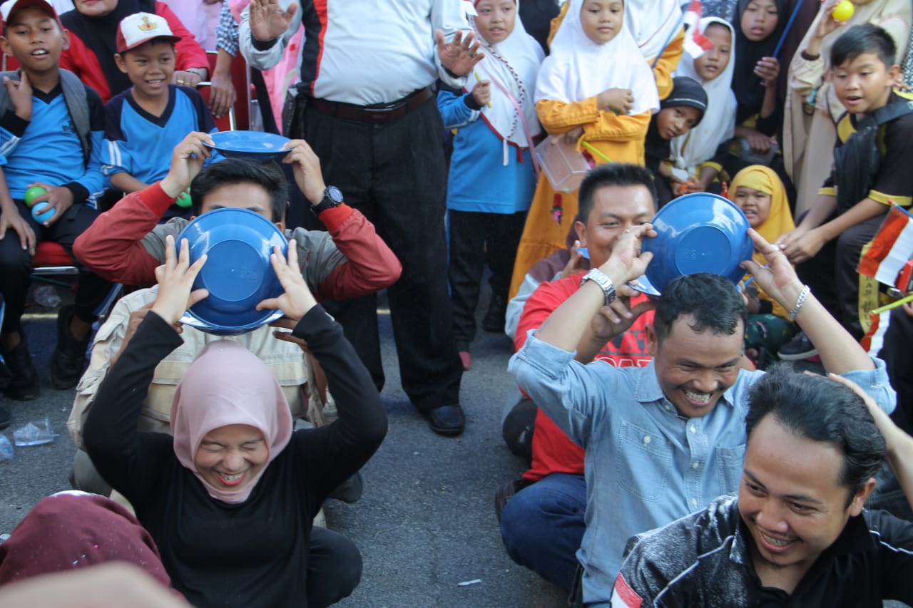 Kesbangpol Inhil Meriahkan HUT RI ke 74 Bersama Anak Yatim dan Dhuafa