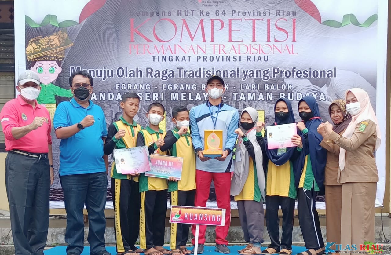 Santri PonPes KH Ahmad Dahlan Wakili Kuansing Pada Kompetisi Permainan Tradisional Tingkat Provinsi