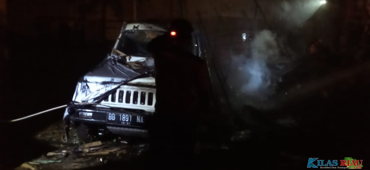 Siap Jago Merah Hanguskan Warung Kopi dan 1 Unit Mobil