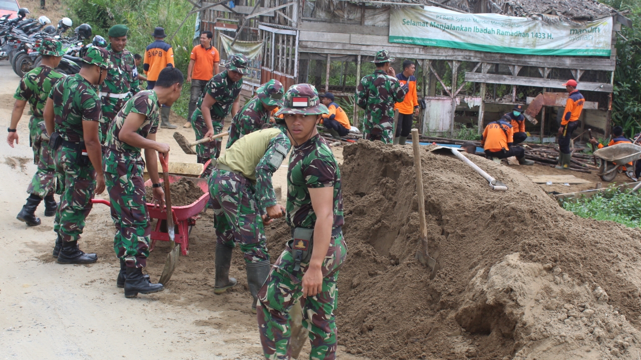 Kodim 0314 Inhil  Bersama BPBD Inhil Laksanakan Goro