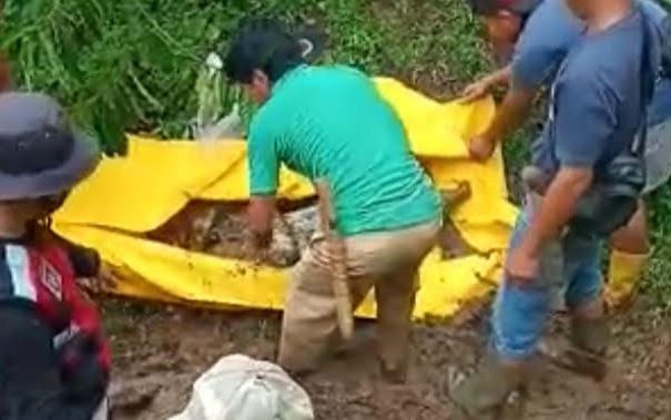 Warga Merangin Geger Dengan Penemuan Mayat Pria Yang Terbungkus Karung Dikebun Durian