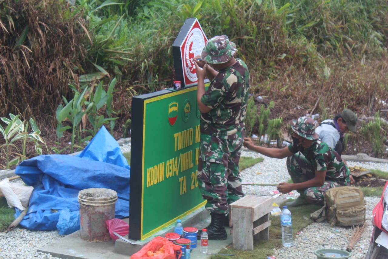 Proses Pengerjaan Tugu TMMD ke 111 Kodim 0314 lnhil Terus Dikebut