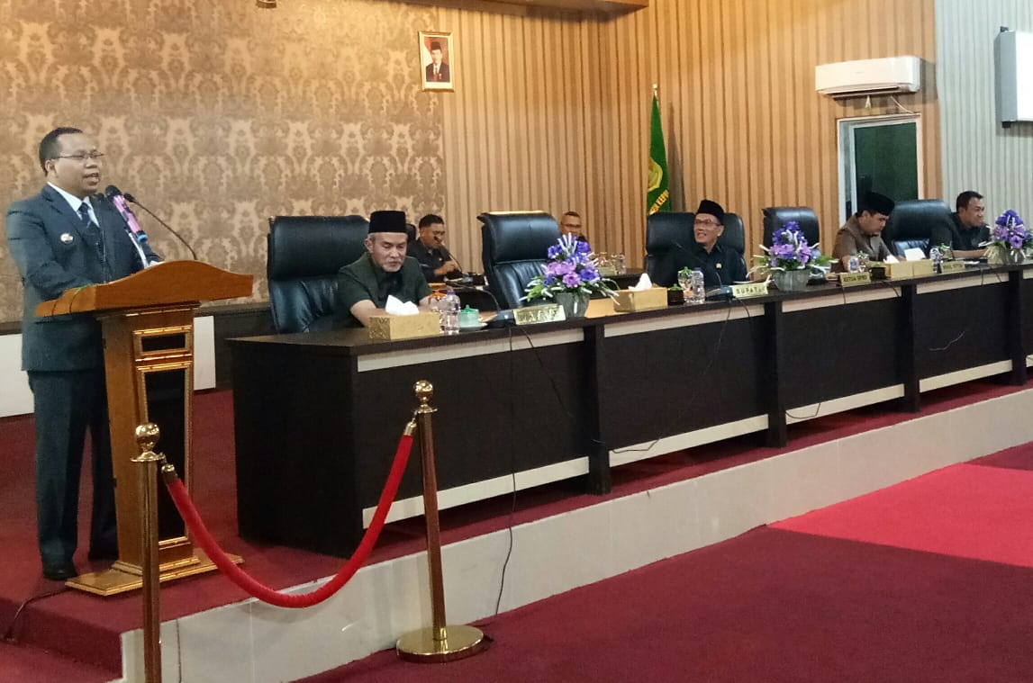 Wakil Bupati Ikuti Rapat Paripurna Padangan Fraksi Terhadap Nota Keuangan RAPBD Pemkab Meranti 2019