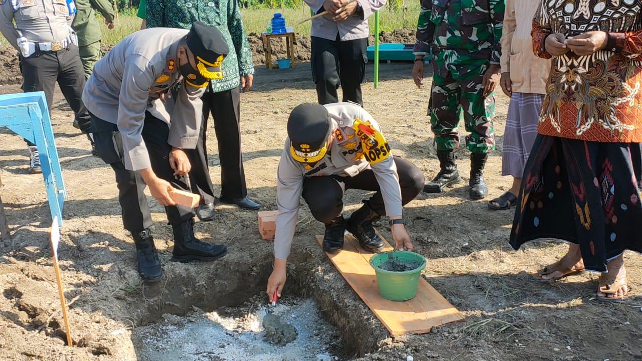 Kapolda Riau Letakkan Batu Pertama Pembangunan Ponpes Hamalatul Qur'an