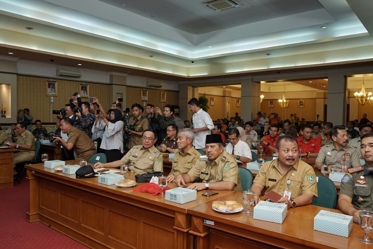 Bupati HM.Wardan diskusi Bersama Kepala BNPB Pusat, Tentang Penangan Karhutla