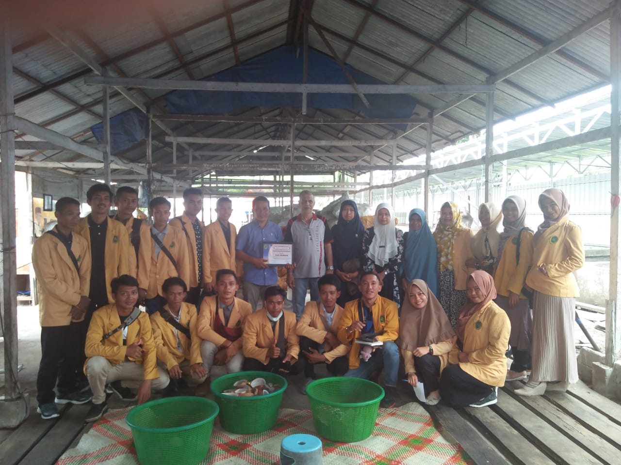 Mahasiswa Agribisnis Melakukan Kunjungan ke UMKM di Tembilahan