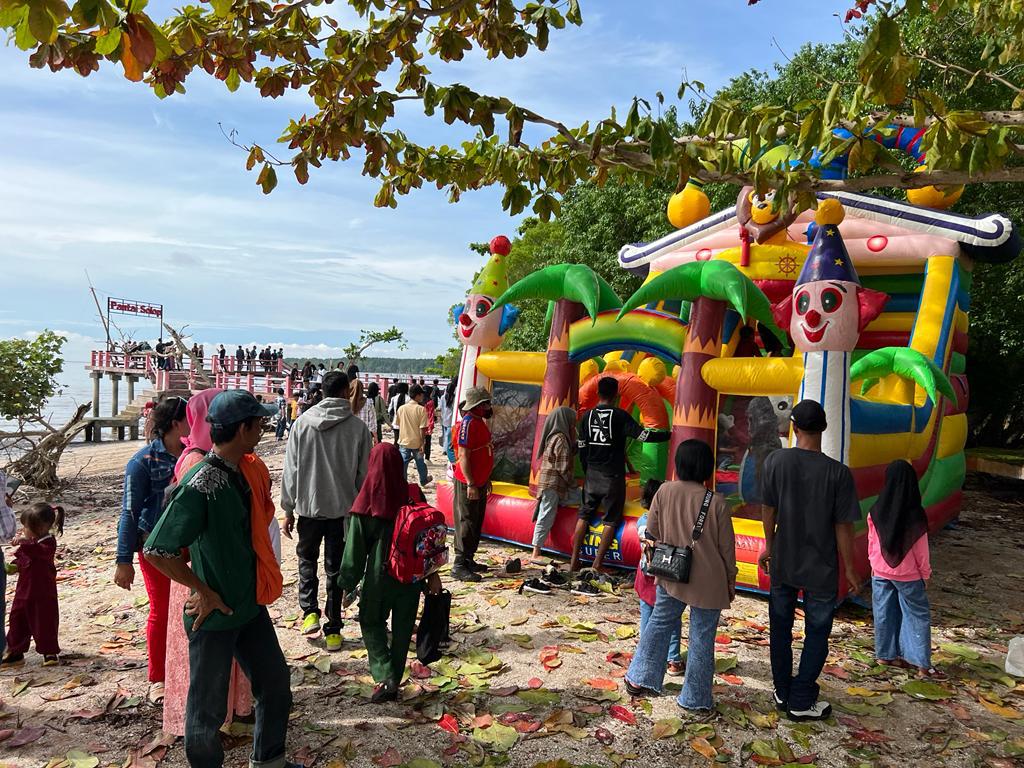 Lebaran Idul Fitri, Pantai Solop Ramai Dikunjungi Wisatawan