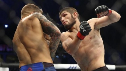 Poirier Nangis Usai Dikalahkan Khabib di UFC 242