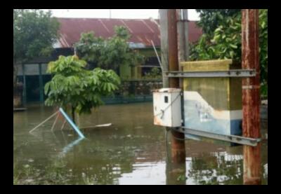 Hujan Hingga Sore Perumahan di Jalan Datuk Tunggul Terendam Banjir