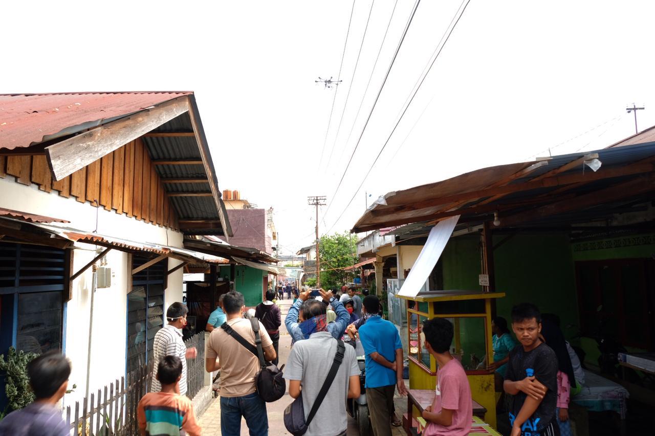 Drone Spraying Khusus Dikerahkan Polda Riau Untuk Penyemprotan Pemukiman Warga