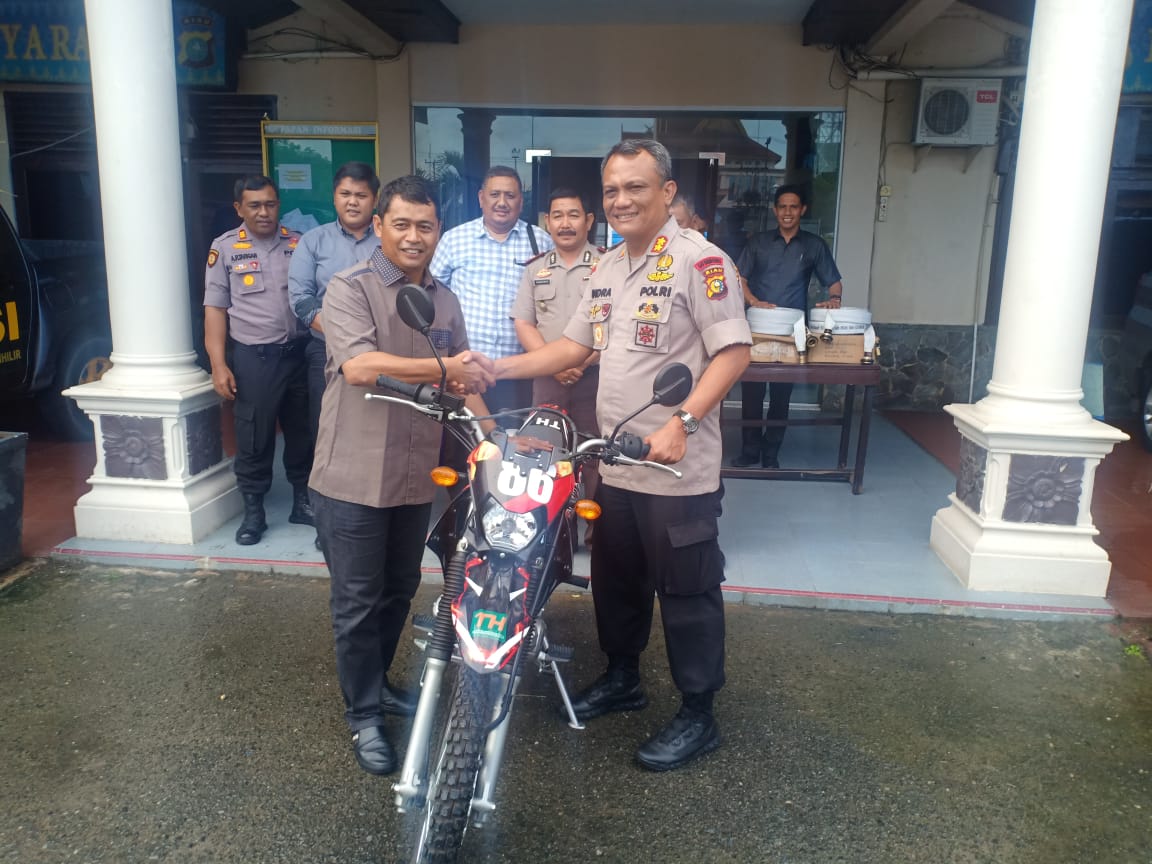 Polres Inhil Dapat Bantuan dari THIP Untuk Tunjangan Penanganan Karlahut