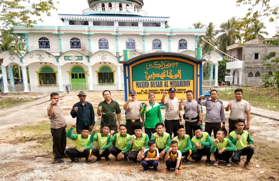 Dalam Rangka Hut Bhayangkara Ke-73 Polsek Pelangiran Laksanakan Bhakti Sosial