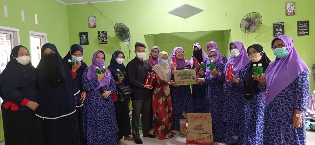 Koperasi Marwah Riau Sejahtera, Dema STAI Al-Azhar dan Dr Misharti Beri Bantuan ke Panti Asuhan