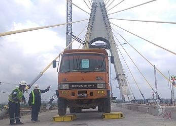Pengoperasian Jembatan Marhum Bukit Menunggu Hasil Uji Beban