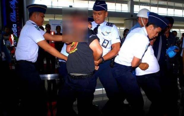 Calon Penumpang di Bandara SSK II Diamankan Karena Kedapatan Simpan Sabu Diselangkangannya