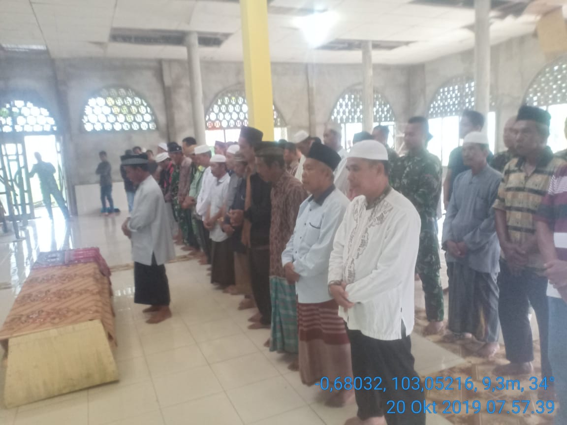 TMMD ke 106 Desa Sanglar Melaksanakan Sholat Jenazah Korban yang Hilang