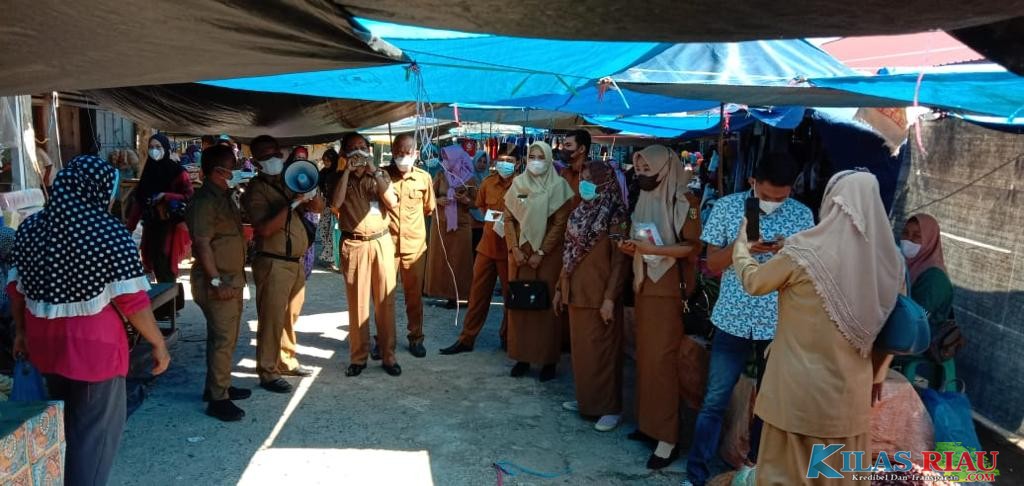 Kadis Kopdagrin Kesal, Azhar : Diperkirakan 65 % Pedagang dan Pengunjung Pasar Gunung Toar Tidak Memakai Masker.