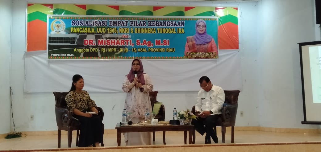 Bersama MGMP PKN SMK Kota Pekanbaru,  Misharti Sosialisasikan Empat Pilar Kebangsaan