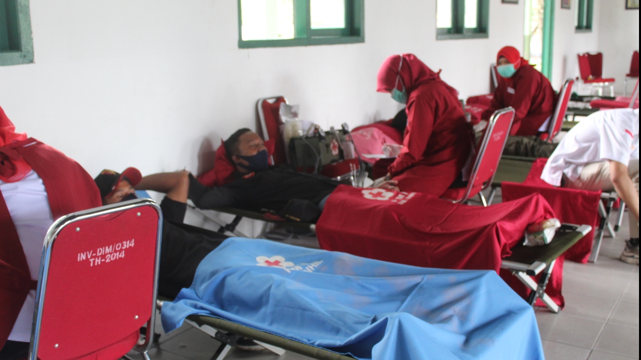 Peringatan Hut RI ke 75 Kodim Bersama PMI Inhil Gelar Bhakti Sosial Donor Darah