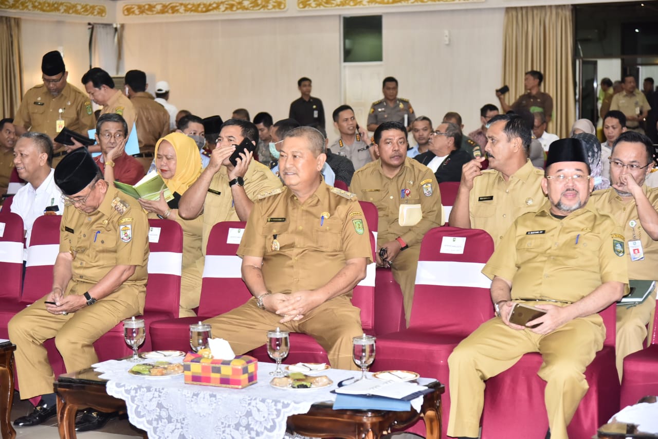 Ikuti Rapat Tertutup Pencegahan Virus Covid-19, Wabup Inhil Himbau Masyarakat Inhil Tetap Tenang