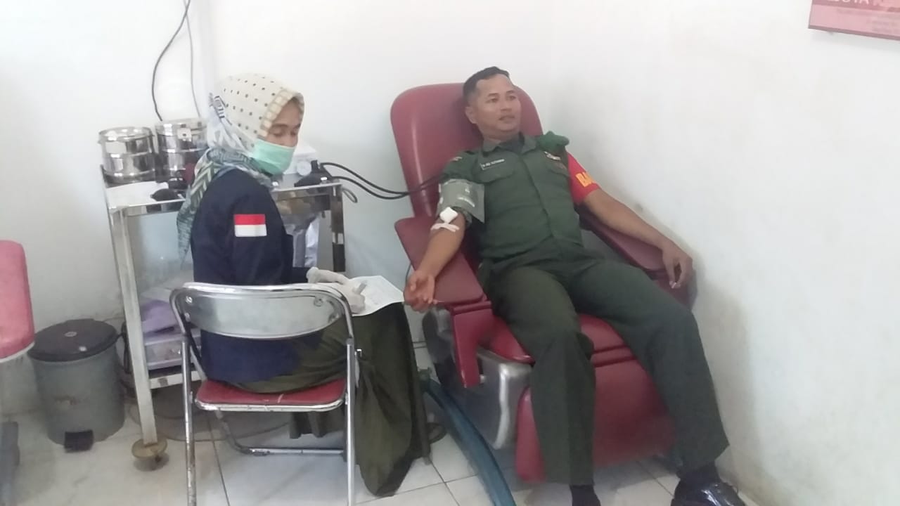 Kodim Inhil  Turun 6 Orang Anggota Untuk Donor Darah Bagi Pasien Rumah Sakit