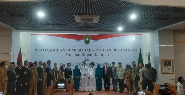 Gubernur Riau Melantik Pejabat Wali Kota Pekanbaru