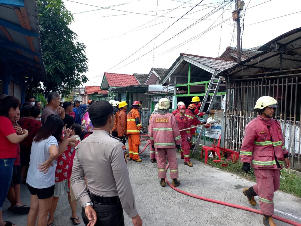 Satu Unit Rumah di Pekanbaru Hangus Terbakar, Diduga Karena Api Pembakaran Dupa