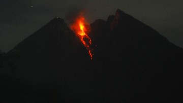 Gunung Merapi 4 Kali Luncurkan Lava Pijar