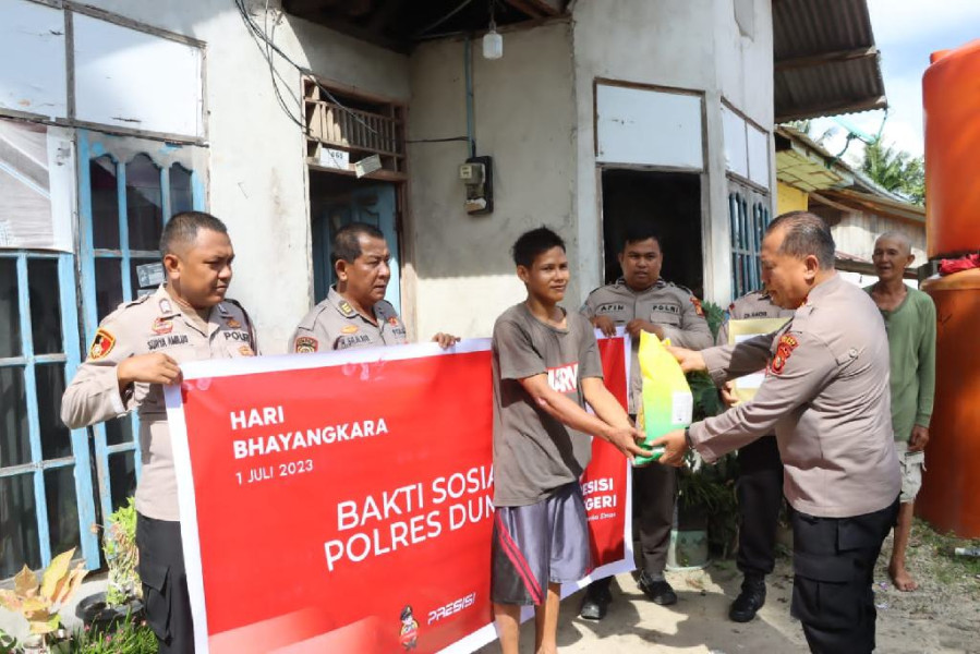 Polres Dumai dan Polsek Jajaran Salurkan Bansos Dalam Rangka HUT Bhayangkara ke-77