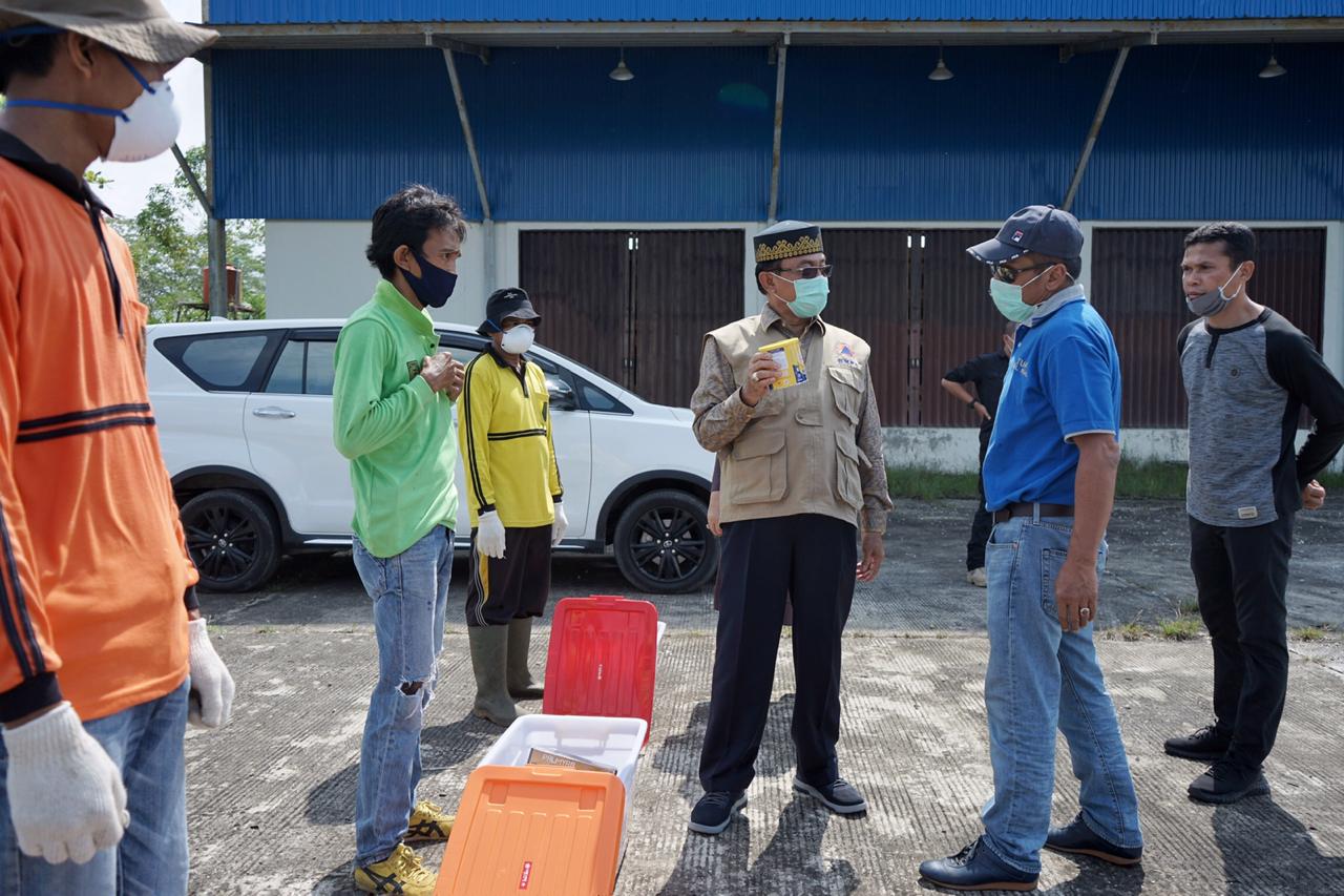 Mengurangi Beban Hidup Para Pekerja (THL) Bupati Inhil Salurkan Bantuan 314 Paket