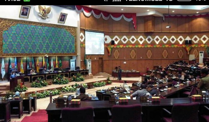 Pandangan Umum Fraksi DPRD Riau Terkait Nota Keuangan Tdak Dibacakan