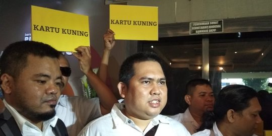 Terkait Berita Bohong Ratna Sarumpaet Prabowo diberi 'Kartu Kuning'