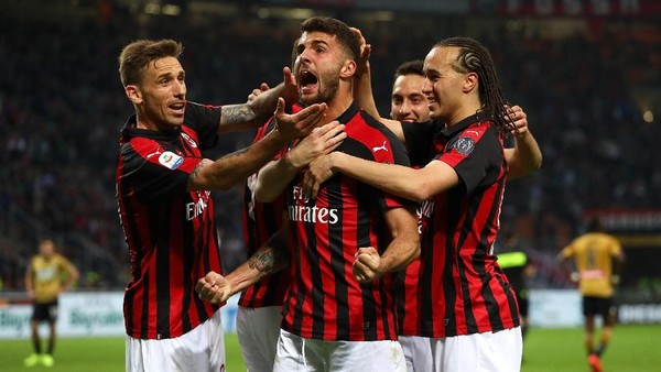 Demi 4 Besar, Milan Tidak Perlu Terinspirasi Comeback Liverpool dan Spurs