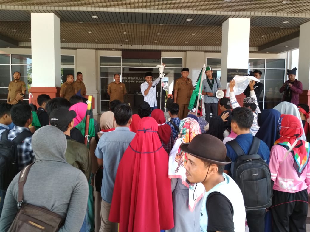 Gerakan Kawal APBD Inhil, APMI Geruduk Kantor DPRD