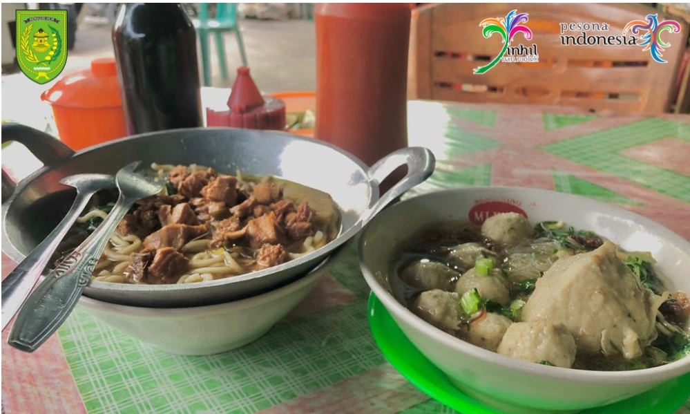 Sensasi Makan Bakso dan Mie Ayam Dengan Penyajian Menggunakan Wajan