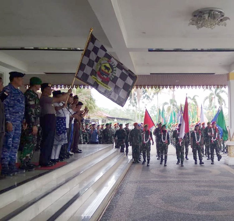 Pawai Bendera Merah Putih rangkaian HUT TNI Ke-73 Tiba di Pekanbaru Dan Berlangsung Meriah