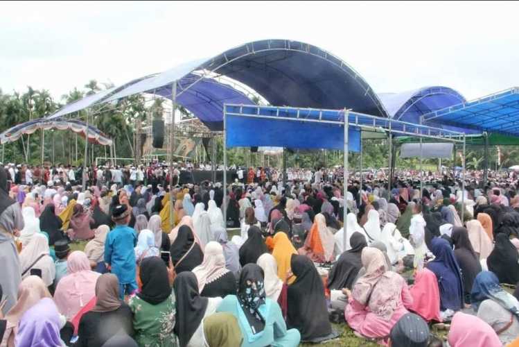 Ribuan Masyarakat Hadiri Tablig Akbar Ustadz Abdul Somad di Desa Pulai Indah