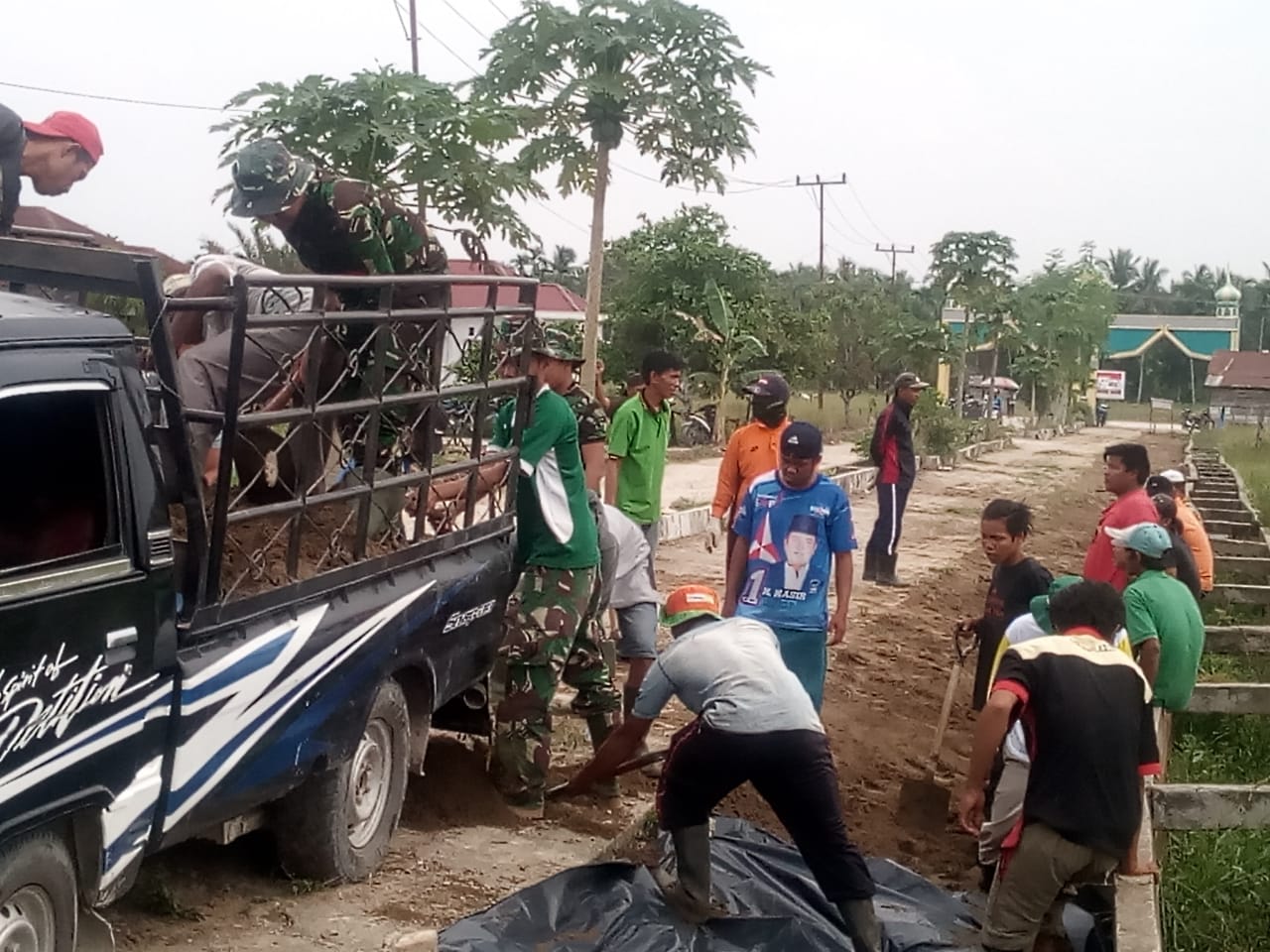 Desa Sanglar Bahagia TNI 0314 Inhil Datang untuk Melaksanakan TMMD