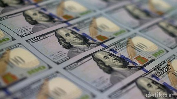Dolar AS Terus Menekan Rupiah, dan Kini Mendekati Level Rp 14.300