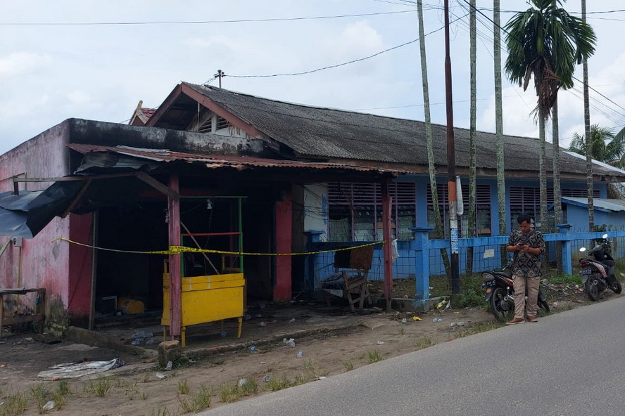 Sopir Bupati Pelalawan Murka Karena Istri Selingkuh Nekat Membakar Rumah Sendiri