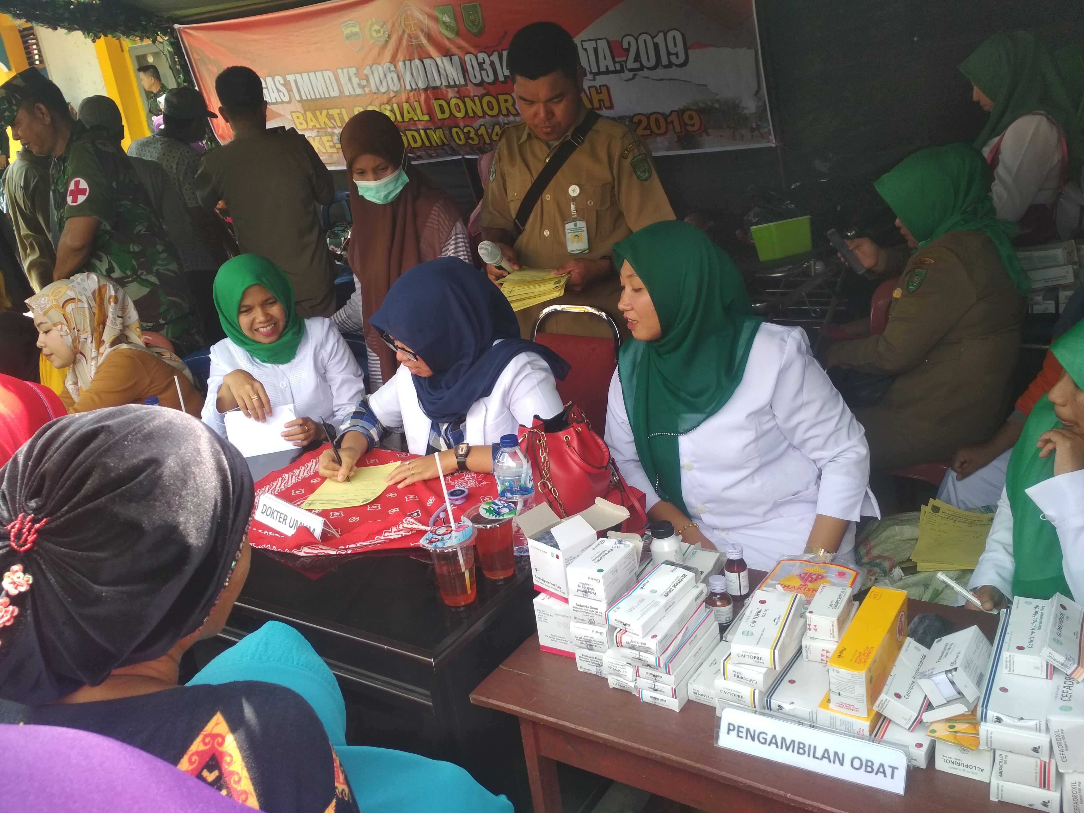 TMMD Kodim 0314 Inhil Laksanakan Bakti Sosial Donor darah dan Pengobatan Gratis di Desa Sanglar
