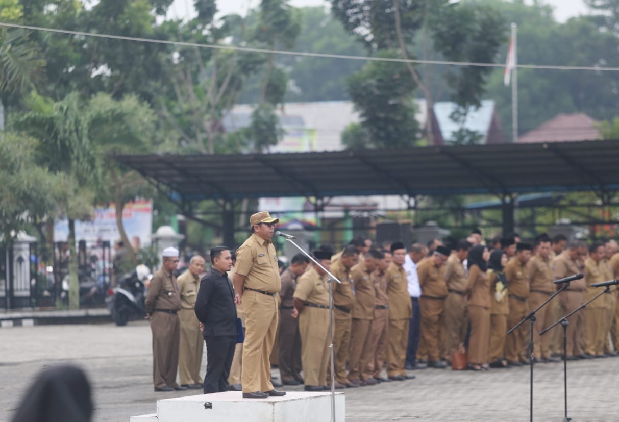 Jadi Pembina Apel Senin Pagi, Sekda Tegur Pegawai Tak Serius