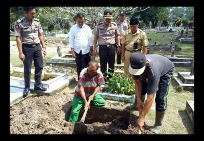 Bayi Malang yang Dibuang Dalam Plastik Hitam di Siak Telah Meninggal Dunia