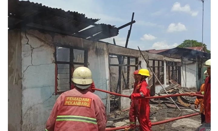 5 Rumah Kawasan Padat Di Pekanbaru Hangus Terbakar Dilahap Api