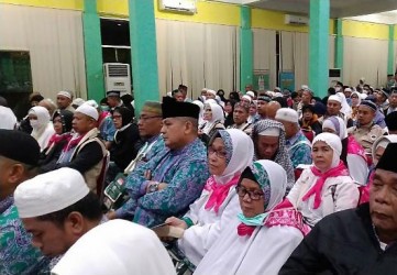 Jama'ah Haji BTH 02 Asal Pekanbaru Disambut Gubri