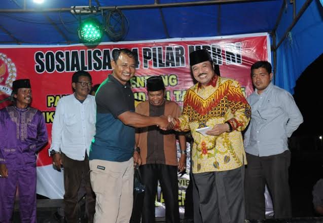 Idris Laena Buka Pagelaran Seni Melayu Kuansing Sambil Sosiaisasikan Empat Pilar