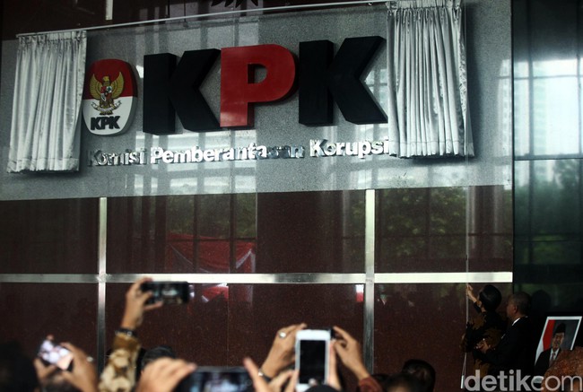 KPK Gulirkan Wacana DPR Tak Digaji Jika UU Tak Rampung